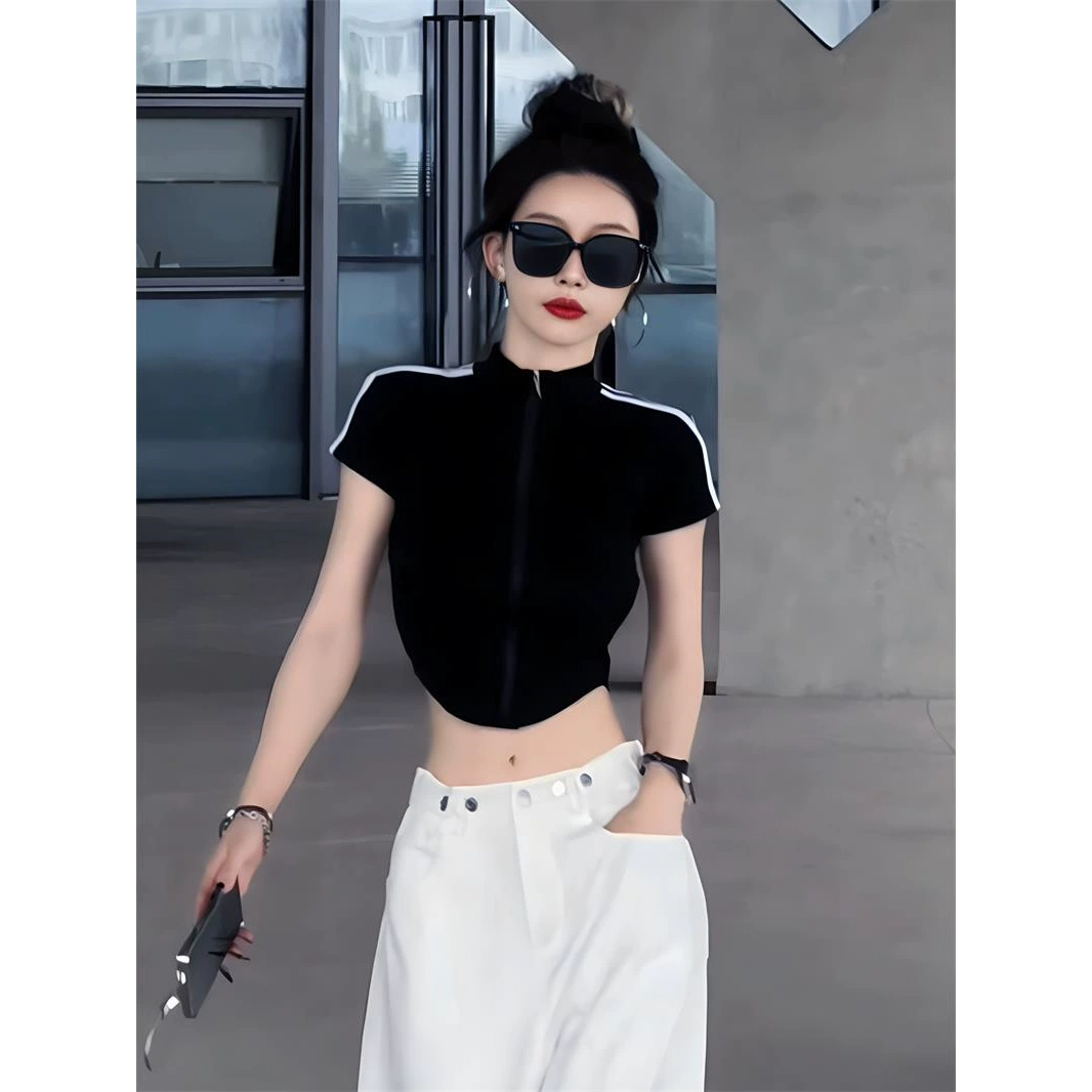 Striped short-sleeved T-shirt for women in summer