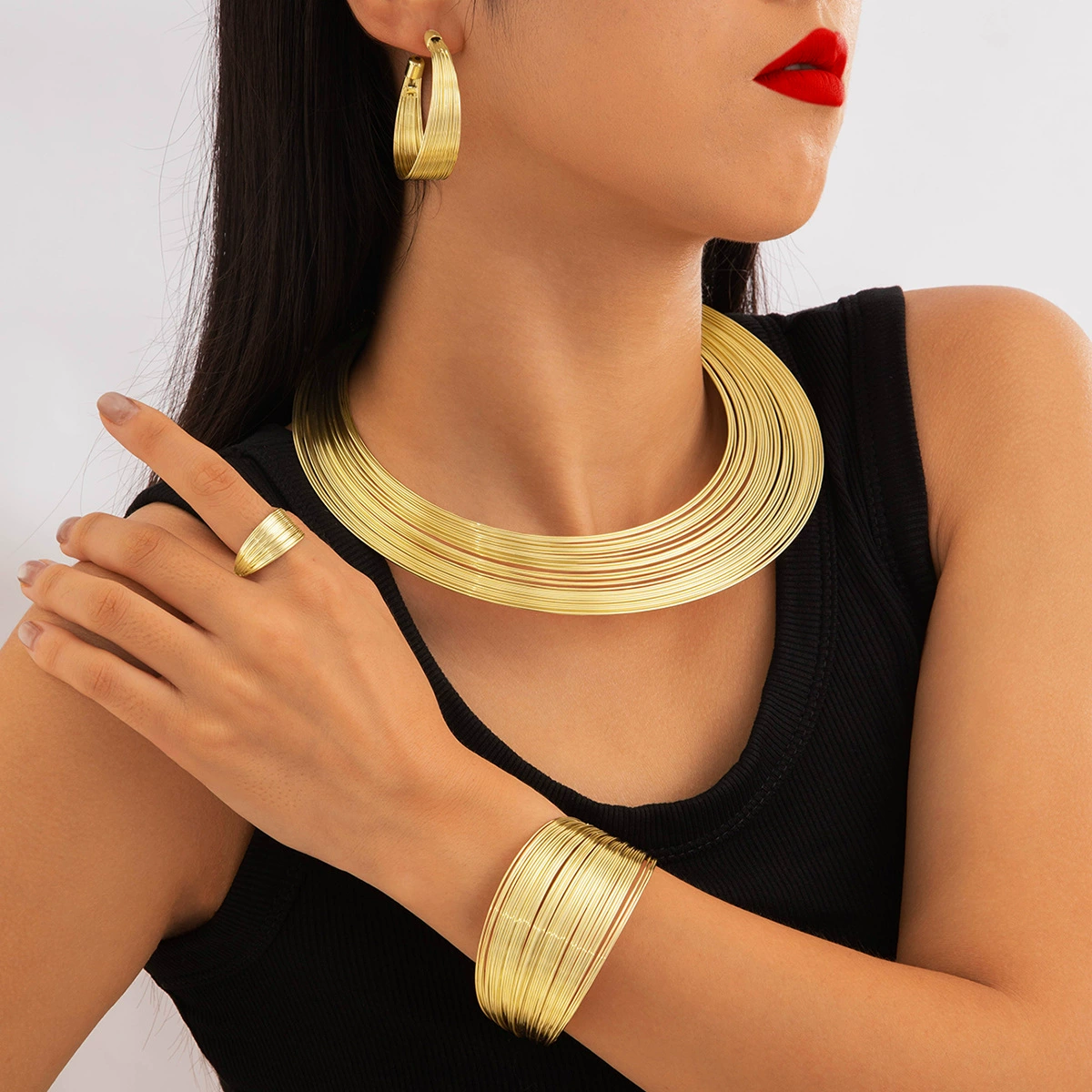 Open collar bracelet set